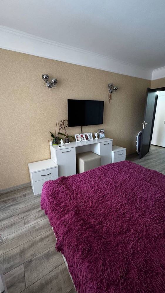 One-bedroom apartment in a prestigious complex with sea and greenery views