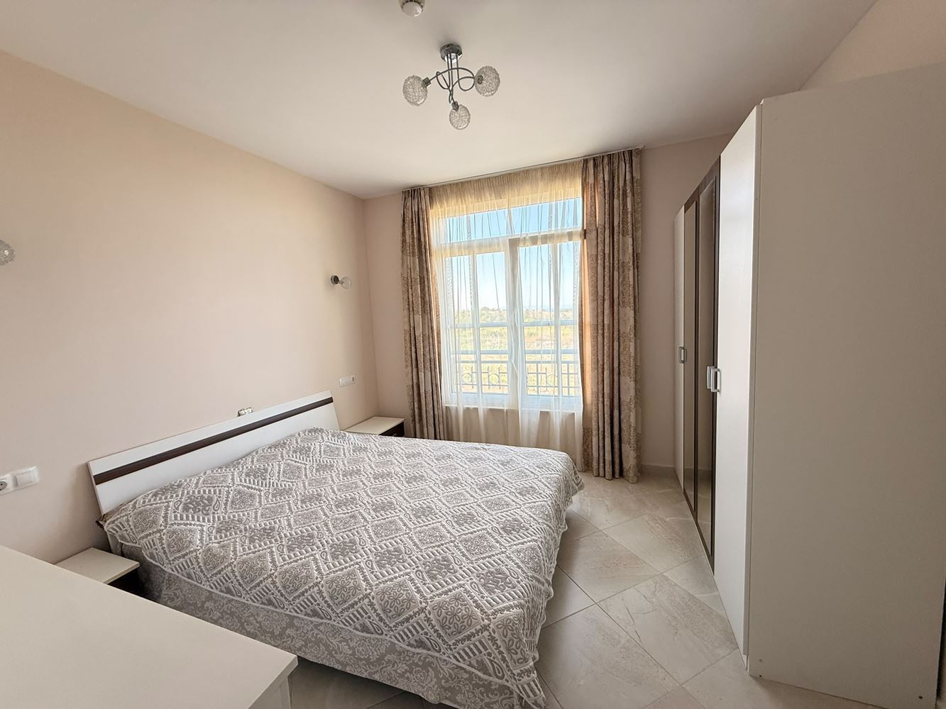 First-Line Apartment with Sea View – Fully Furnished Property in a Mediterranean-Style Complex