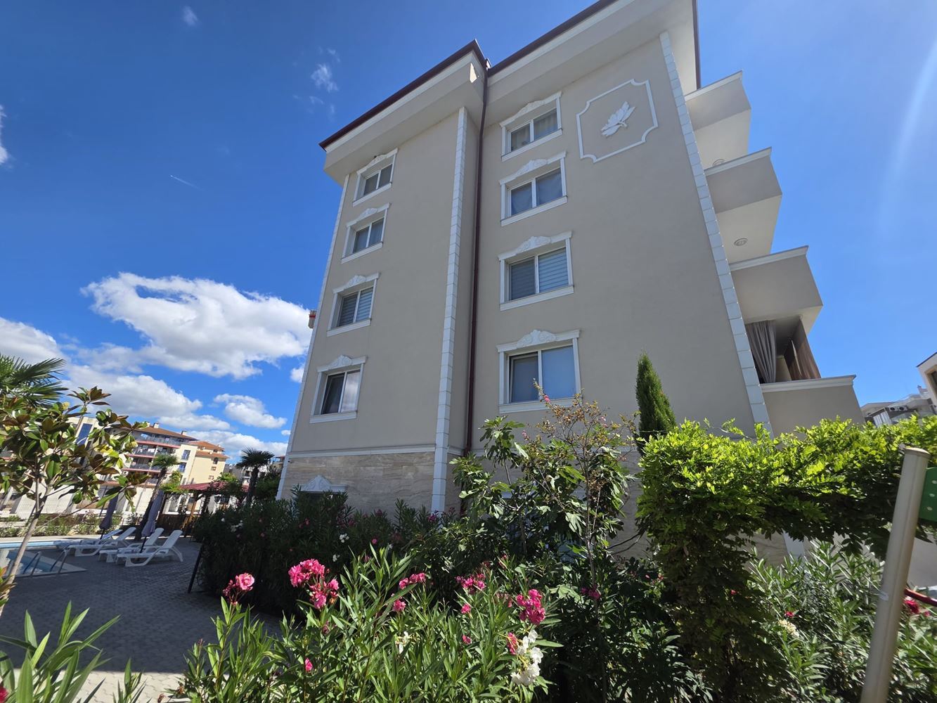 Luxury Three-room Apartment in a Well-Maintained Complex in Sunny Beach