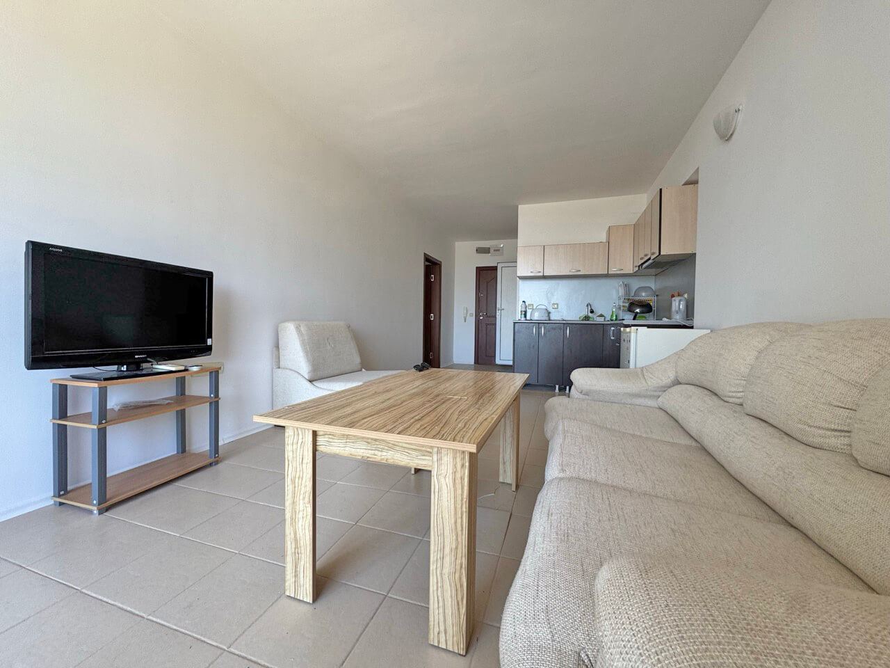 Sunny and spacious one-bedroom apartment with sea view in Sunny Beach