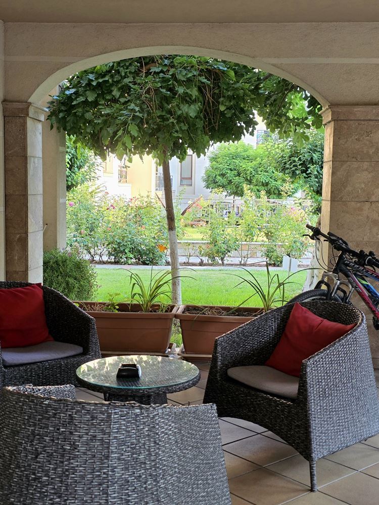 Sea Comfort with a Private Garden – One-Bedroom Apartment Just Steps from the Beach in Sveti Vlas