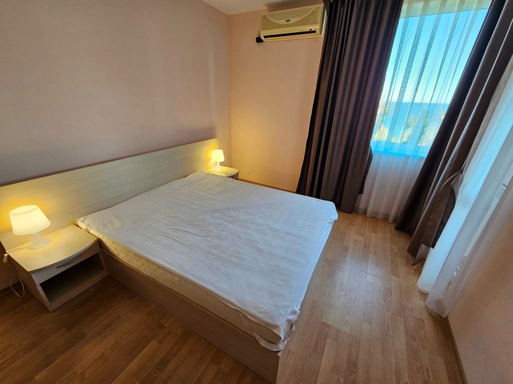 First line in Sveti Vlas – spacious apartment with two bedrooms and excellent infrastructure