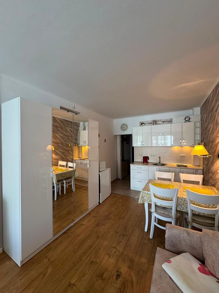 Wonderful studio on the first line in Pomorie with sea view – comfort, cosiness and a prestigious location