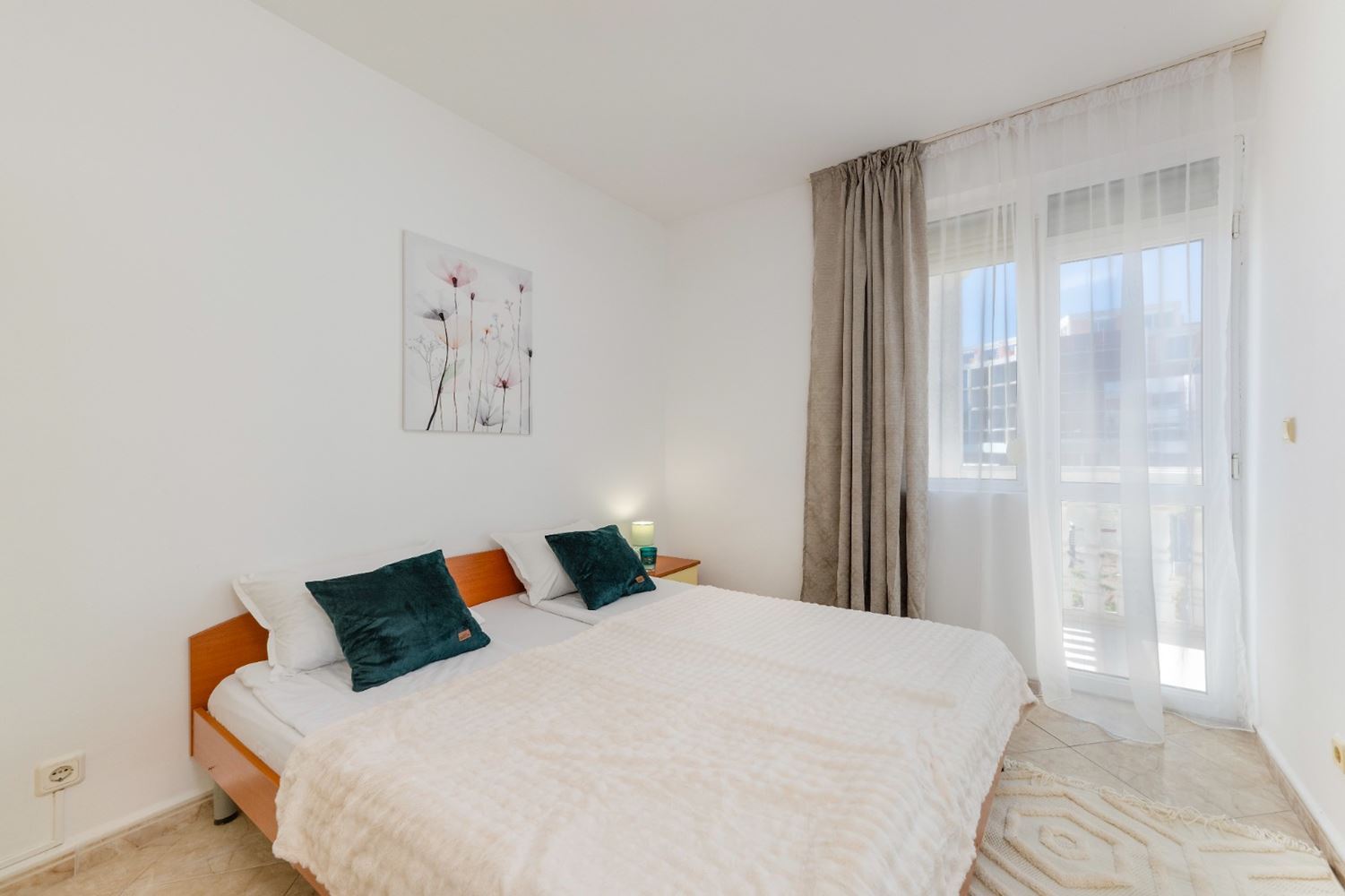 Spacious Apartment with Pool View in Sunny Beach – An Excellent Choice for Holidays and Investment