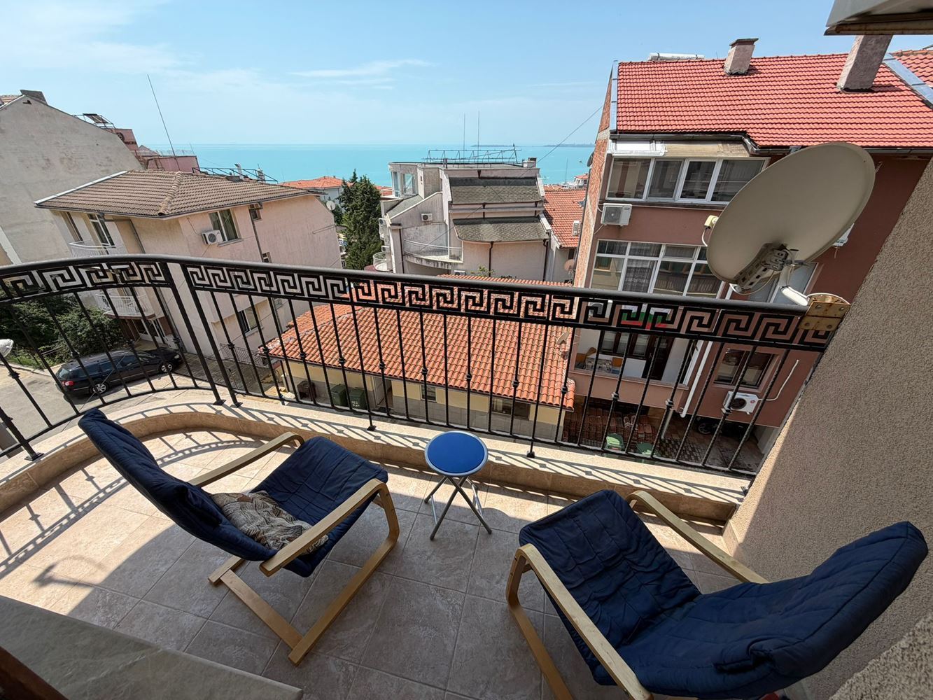 Sveti Vlas: exceptionally spacious studio with panoramic sea view