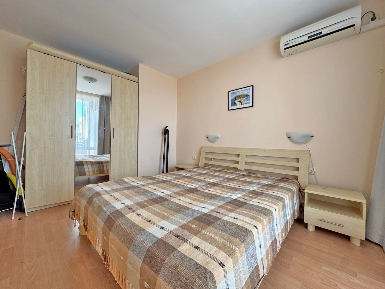 One-bedroom apartment with sea panorama and pool view in a prestigious complex in Sveti Vlas