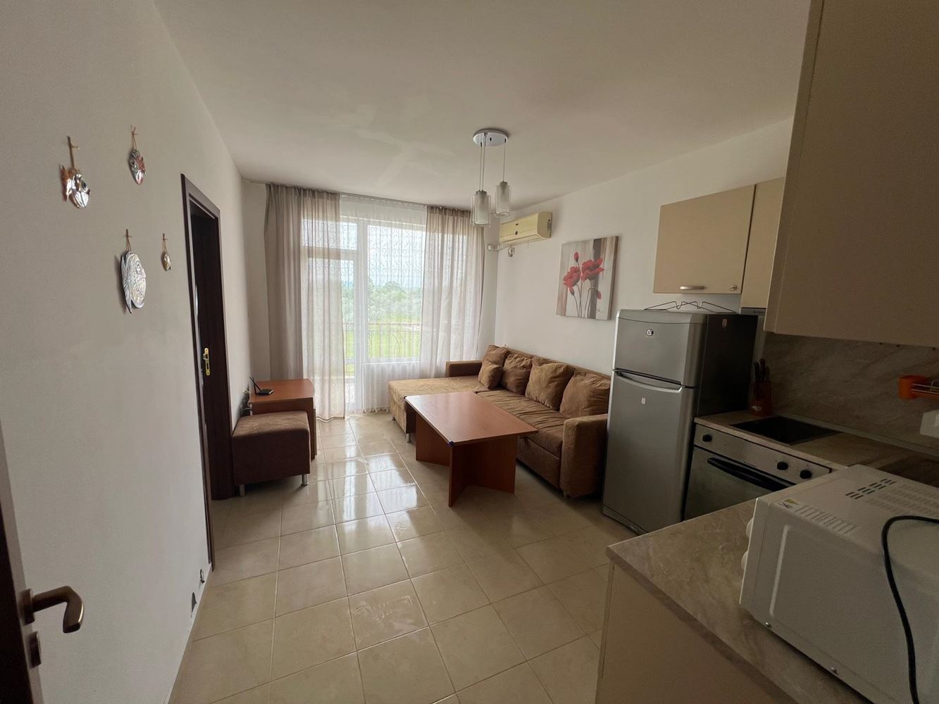 Two-Bedroom Apartment in a Year-Round Complex Near the Sea – Ready to Move In