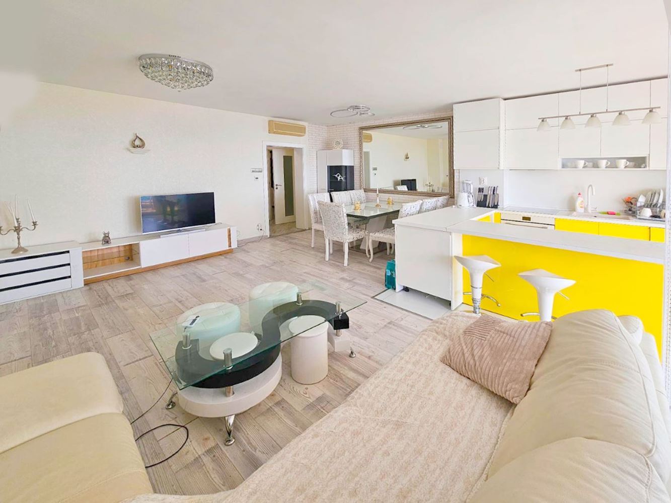 Luxury two-bedroom apartment with sea view on the first line in Ravda – 114 m², two terraces, and full comfort