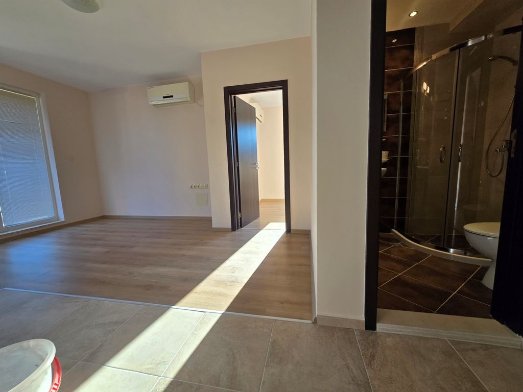 New One-Bedroom Apartment in Pomorie – Renovated, Ready for Furnishing, with a Spacious Balcony and Barbecue