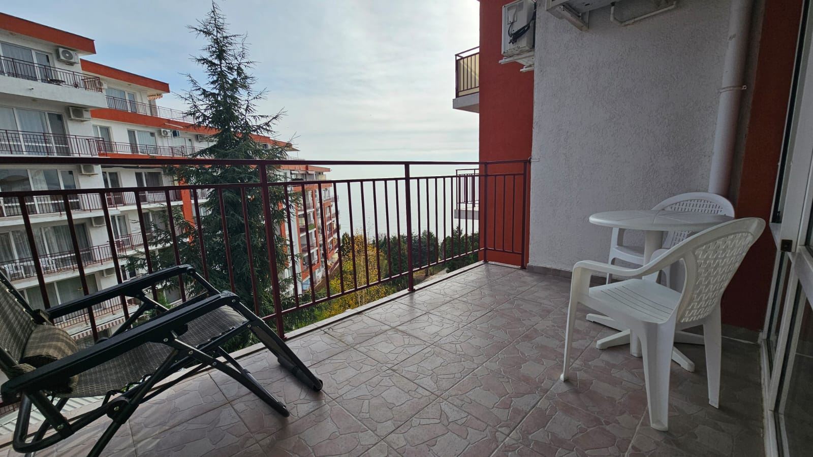 Seaside idyll on the first line – one-bedroom apartment with sea view in Sveti Vlas