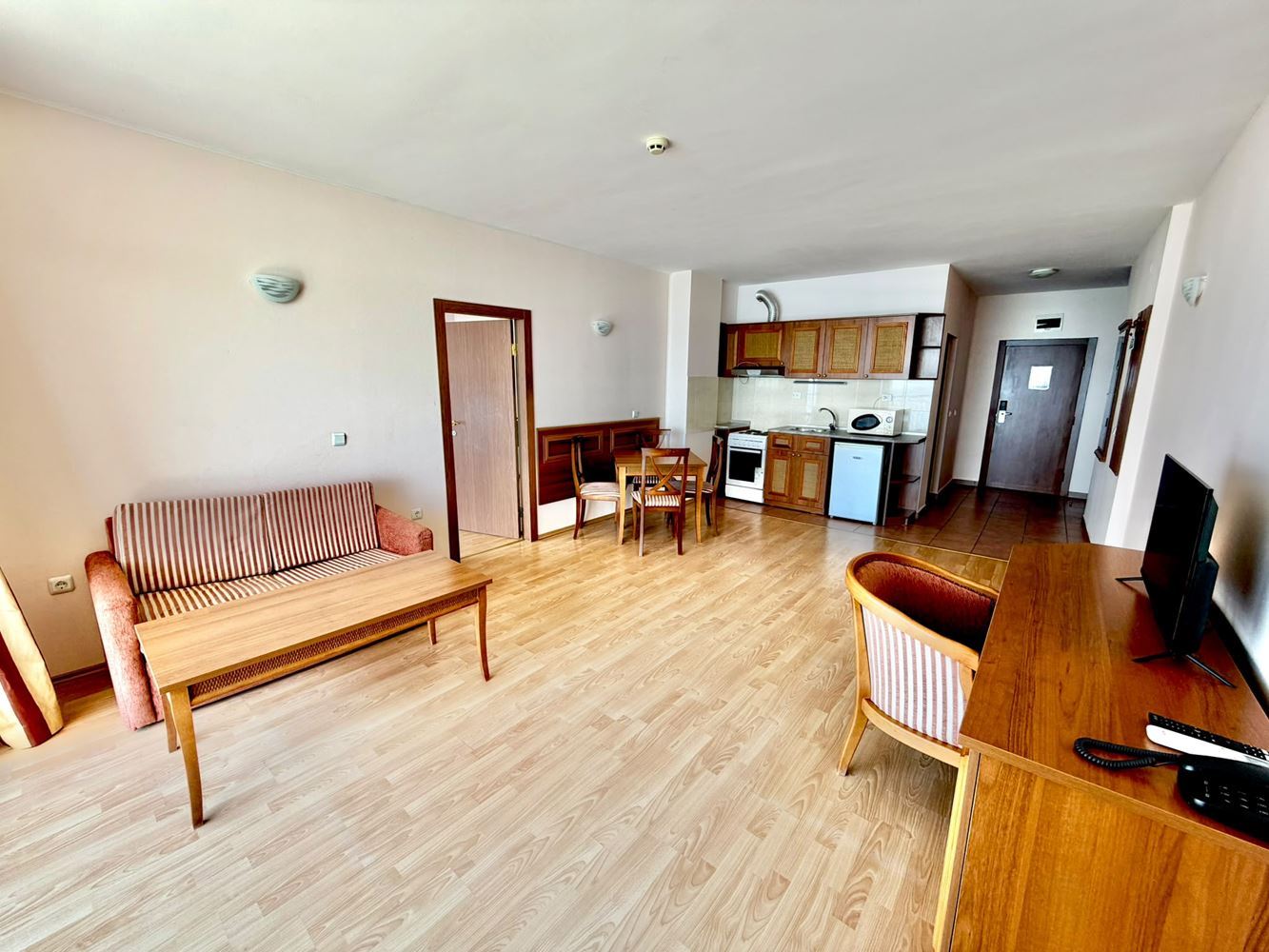 One-bedroom apartment with panoramic sea view on the first line in Sveti Vlas