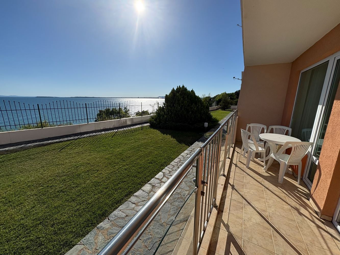 First Line in Sveti Vlas – Spacious One-Bedroom Apartment with Sea View