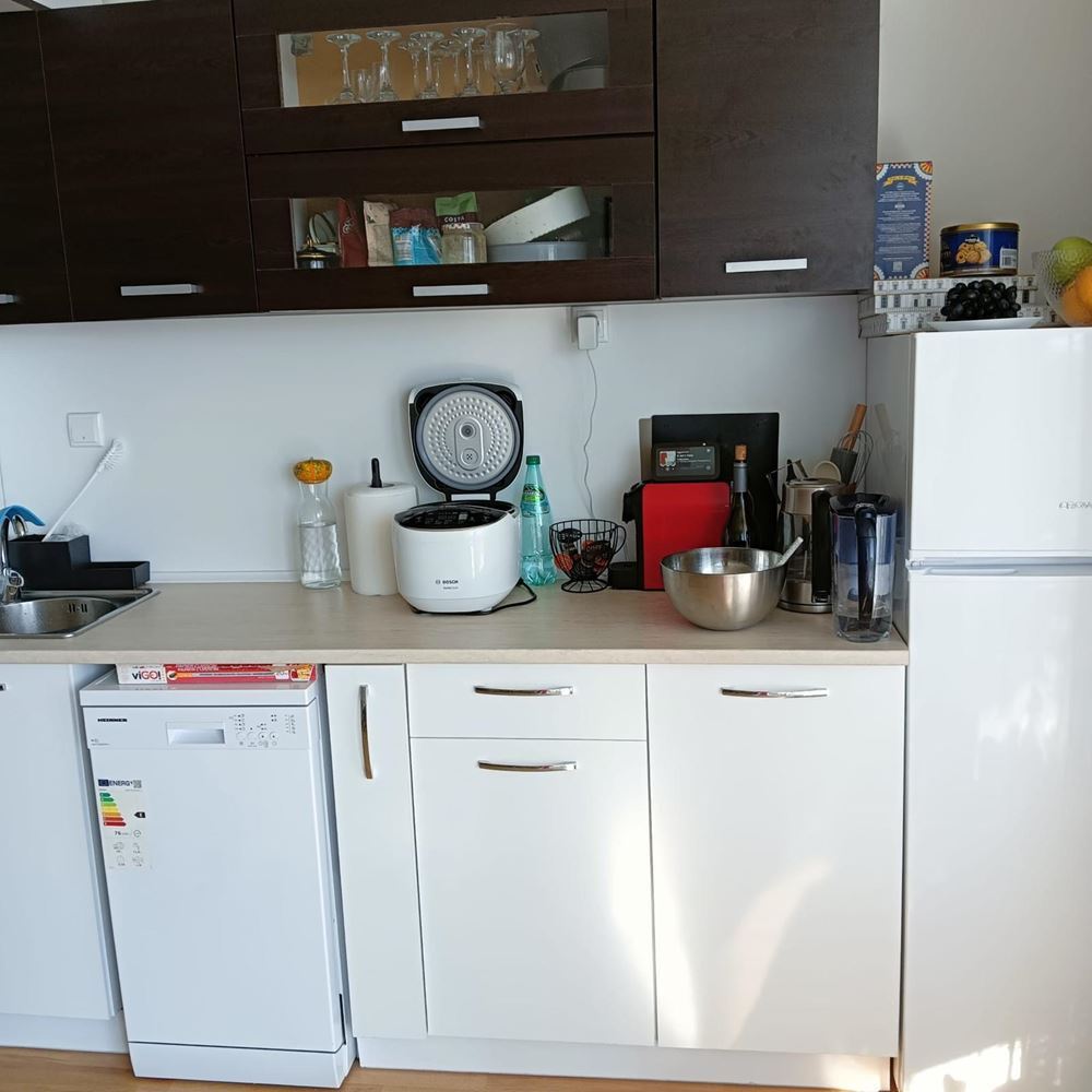 Spacious two-bedroom apartment with sea panorama in Ravda – just meters from the beach, fully furnished and with excellent investment potential