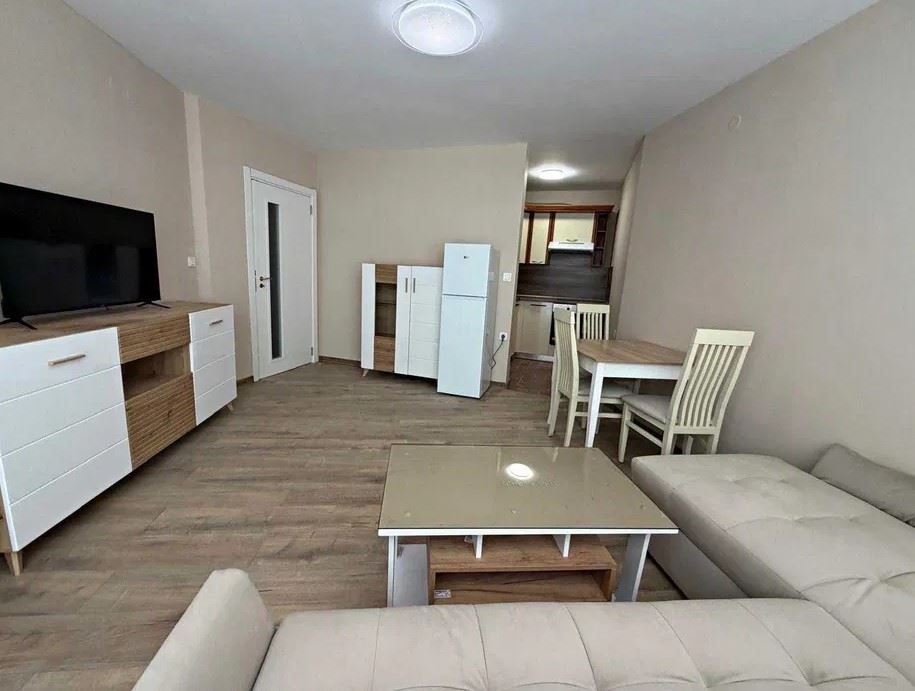First-line apartment in Elenite – major renovation, residential electricity and direct beach access