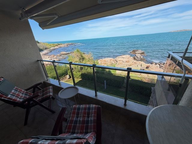 Spacious Apartment with 2 Bedrooms on the First Sea Line with Frontal Panoramic Sea View