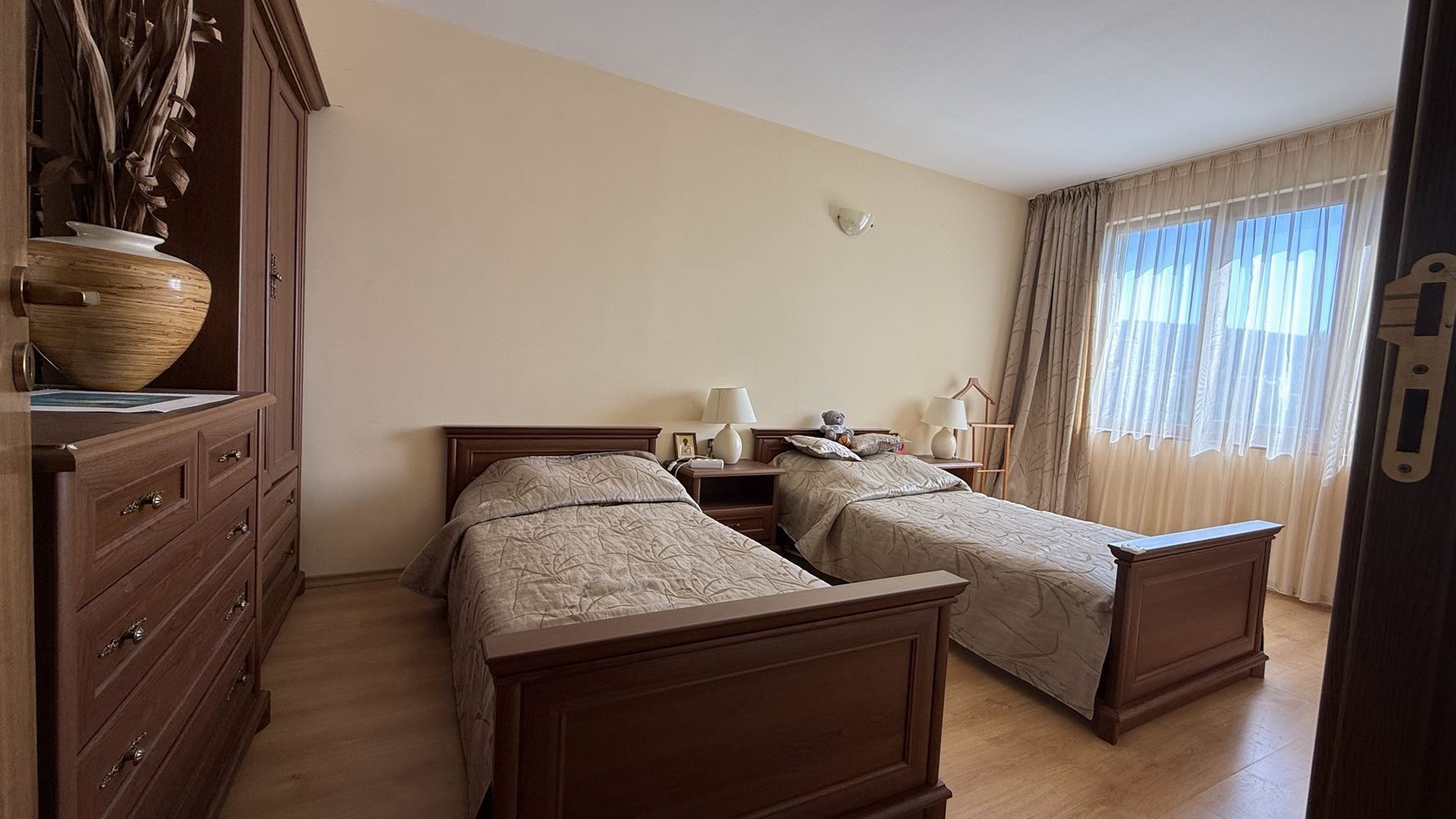 Spacious Two-Bedroom Apartment with Sea View and Low Maintenance Fee in Sveti Vlas