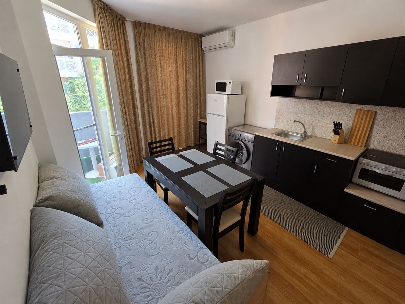 Cozy One-Bedroom Apartment in a Complex with Its Own Infrastructure