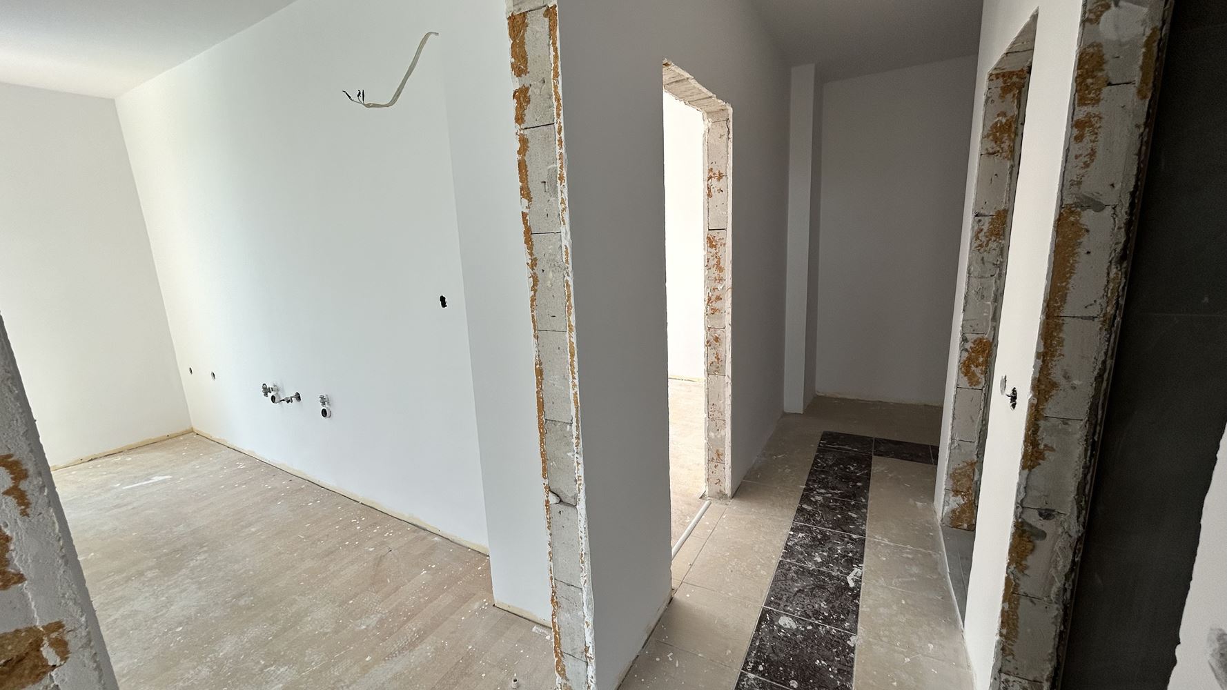 Apartment with Two Bedrooms, South Exposure on the First Sea Line – Space, Comfort and Excellent Investment Opportunity