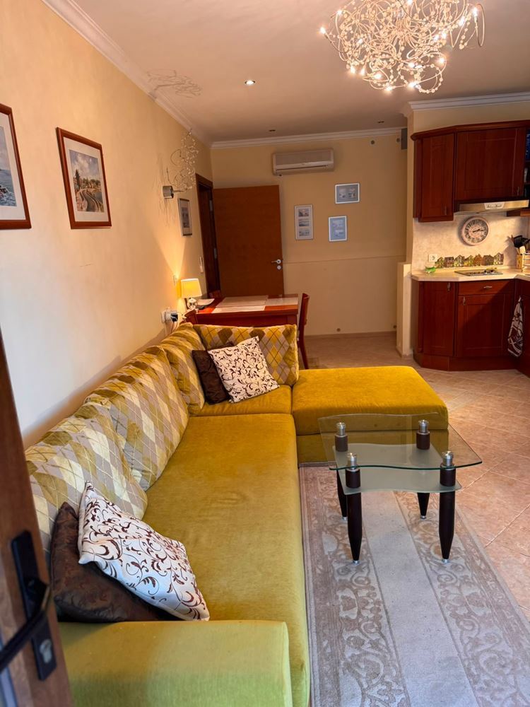 Three-room apartment with sea view surrounded by pine trees – luxury and tranquillity on the first line in Sozopol