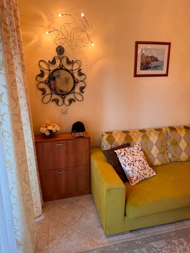 Three-room apartment with sea view surrounded by pine trees – luxury and tranquillity on the first line in Sozopol