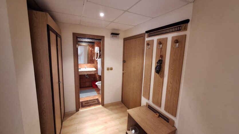 One-bedroom apartment on the first line in Elenite with sea panorama and excellent investment potential