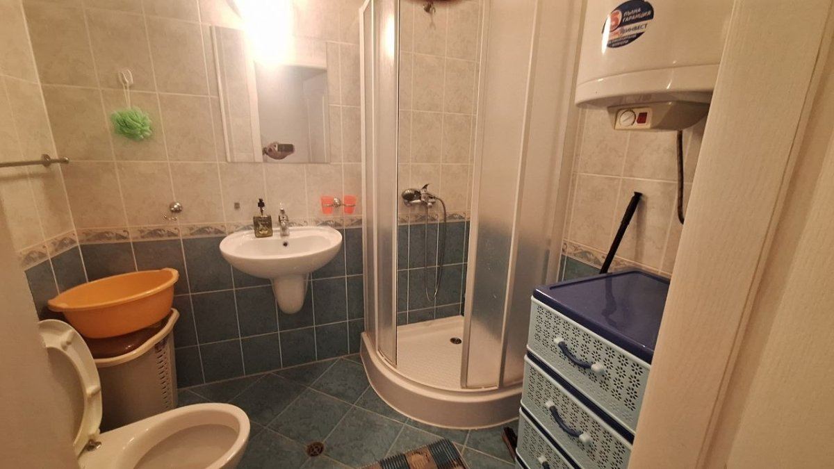 Spacious two-bedroom apartment just meters from the beach in Ravda