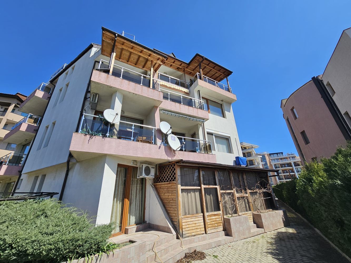 One-bedroom apartment with sea view in Sveti Vlas – prestige, comfort and location 100 m from the beach. With a parking space in the complex