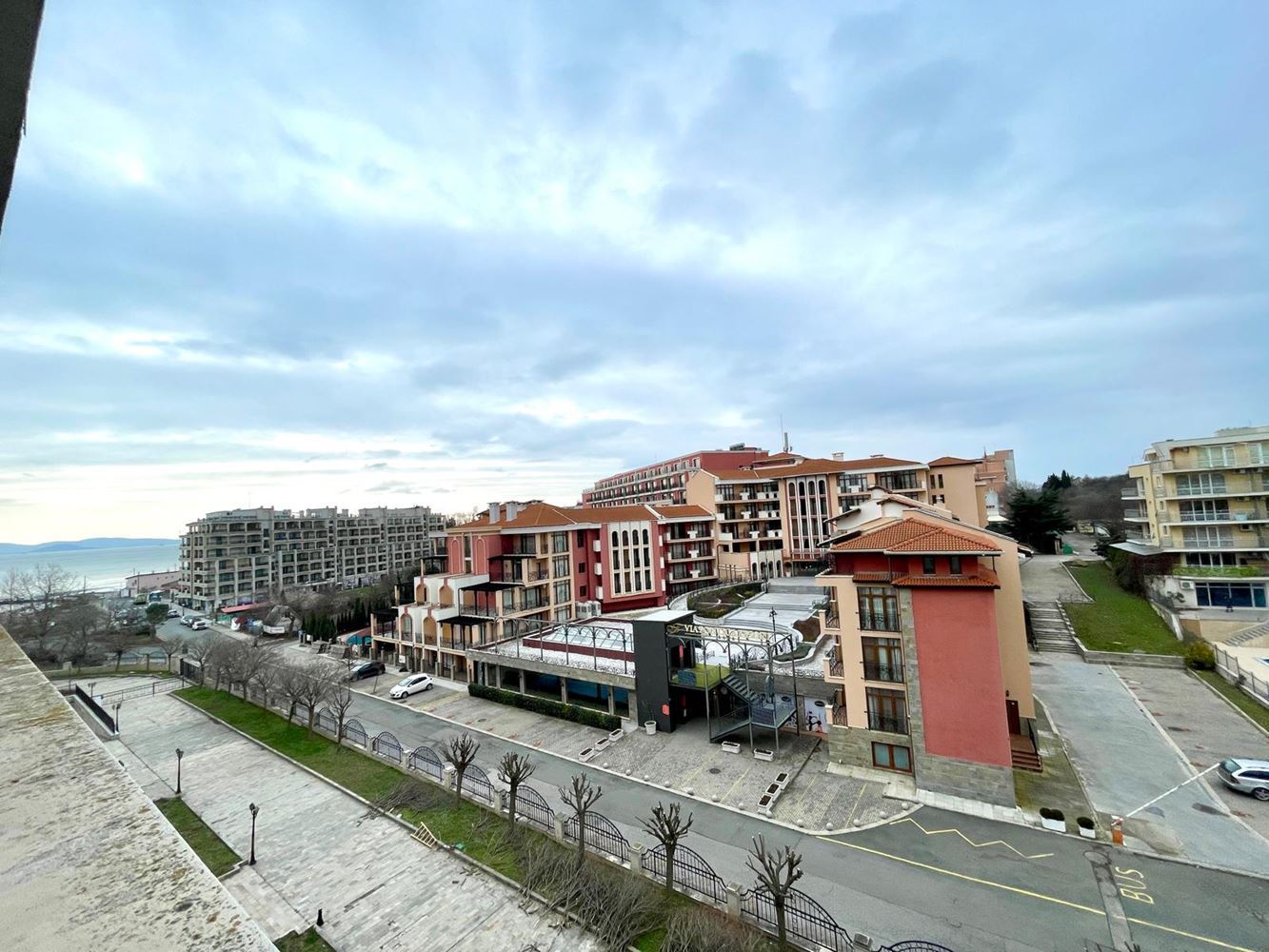 Spacious one-bedroom apartment on the first line with sea view in Pomorie