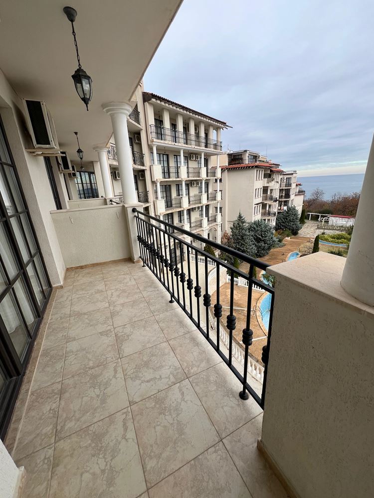 Luxury Two-Bedroom Apartment with Panoramic Sea and Pool Views – First Line by the Sea in Obzor!