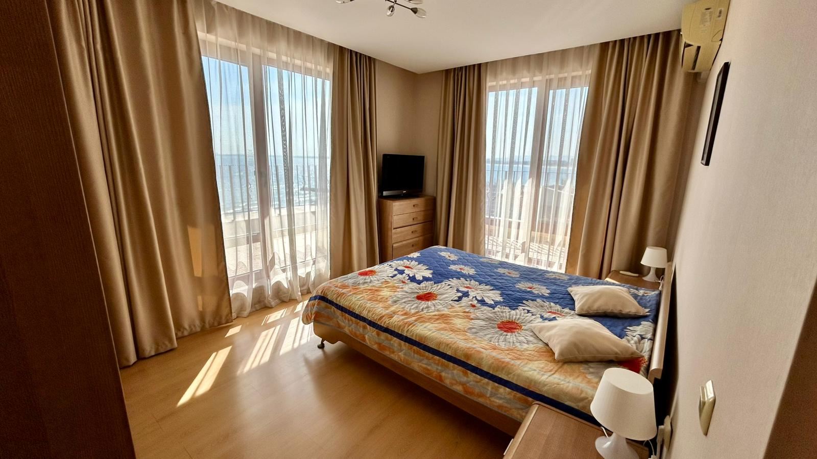 Sveti Vlas – three-bedroom apartment with direct panoramic sea view in a first-line complex