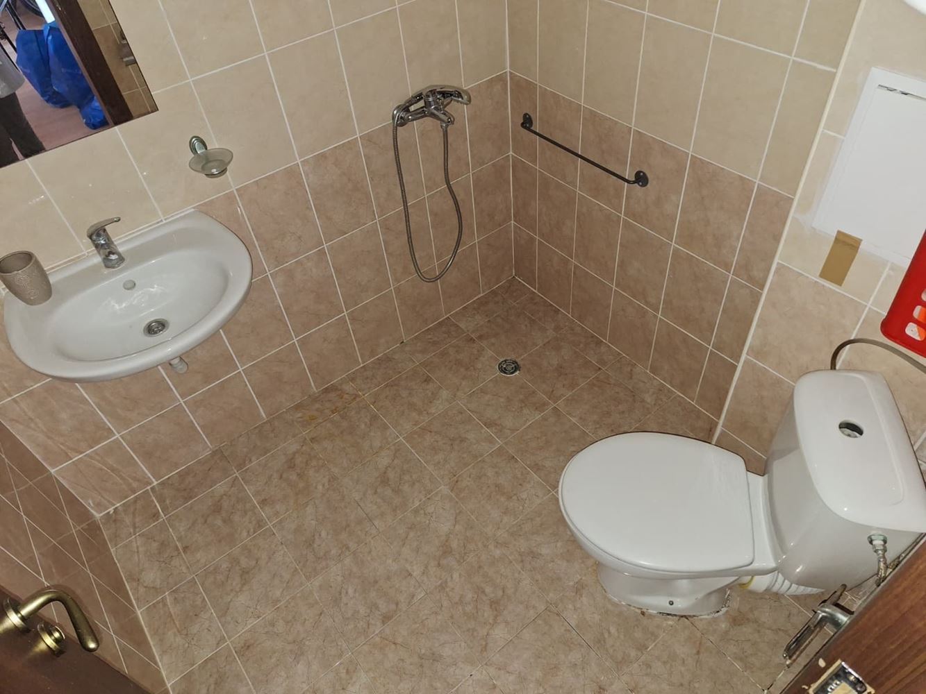 Spacious one-bedroom apartment in a luxury complex with pools and sports facilities