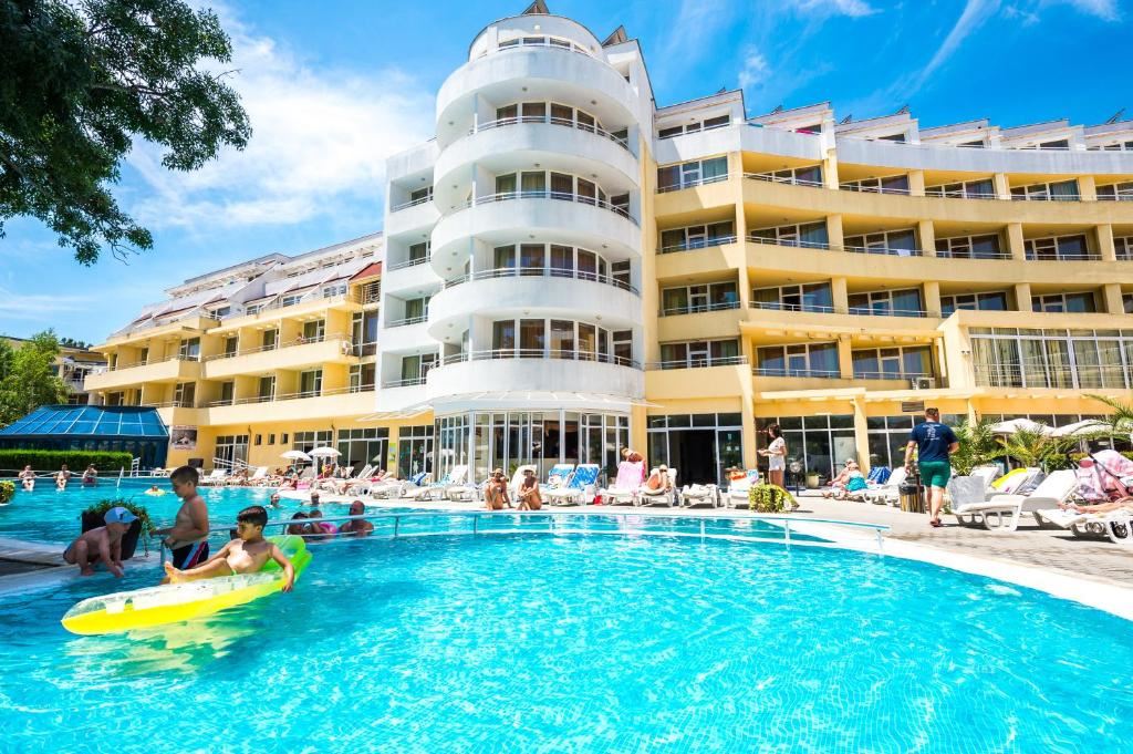 Spacious One-Bedroom Apartment in the Heart of Sunny Beach – an Excellent Investment