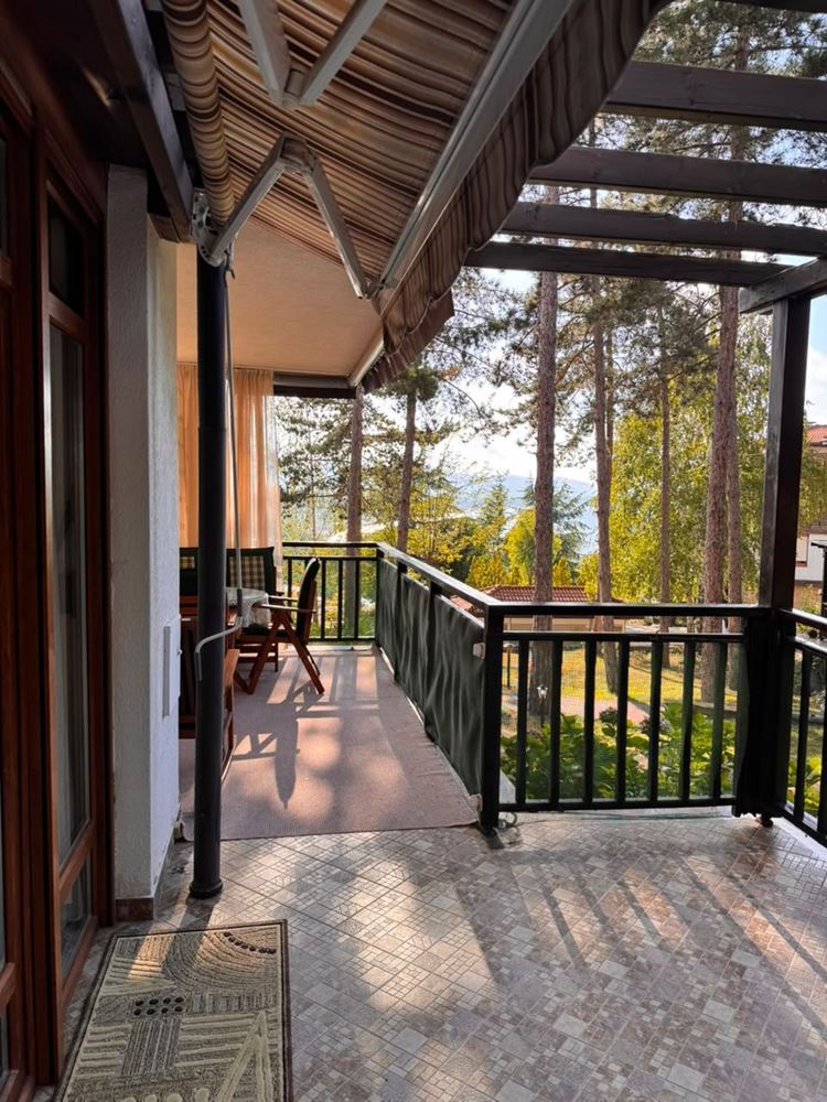 Three-room apartment with sea view surrounded by pine trees – luxury and tranquillity on the first line in Sozopol