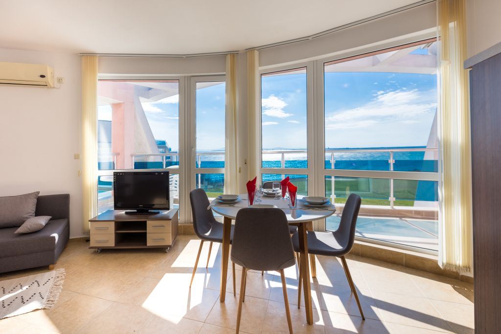 First Line with a Beautiful Sea Panorama – Spacious One-Bedroom Apartment with Two Terraces