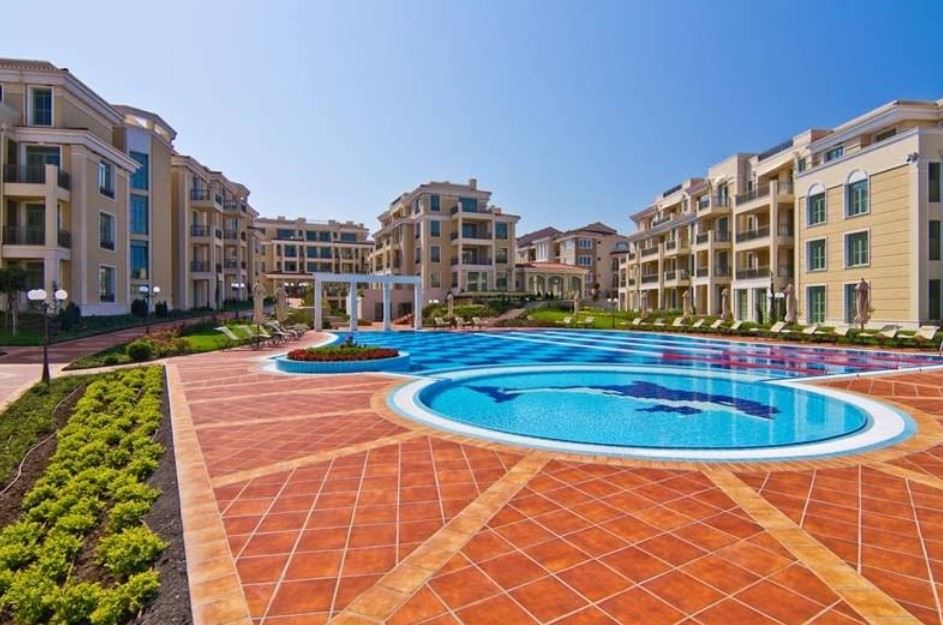 First Line in Chernomorets – Studio with Sea View