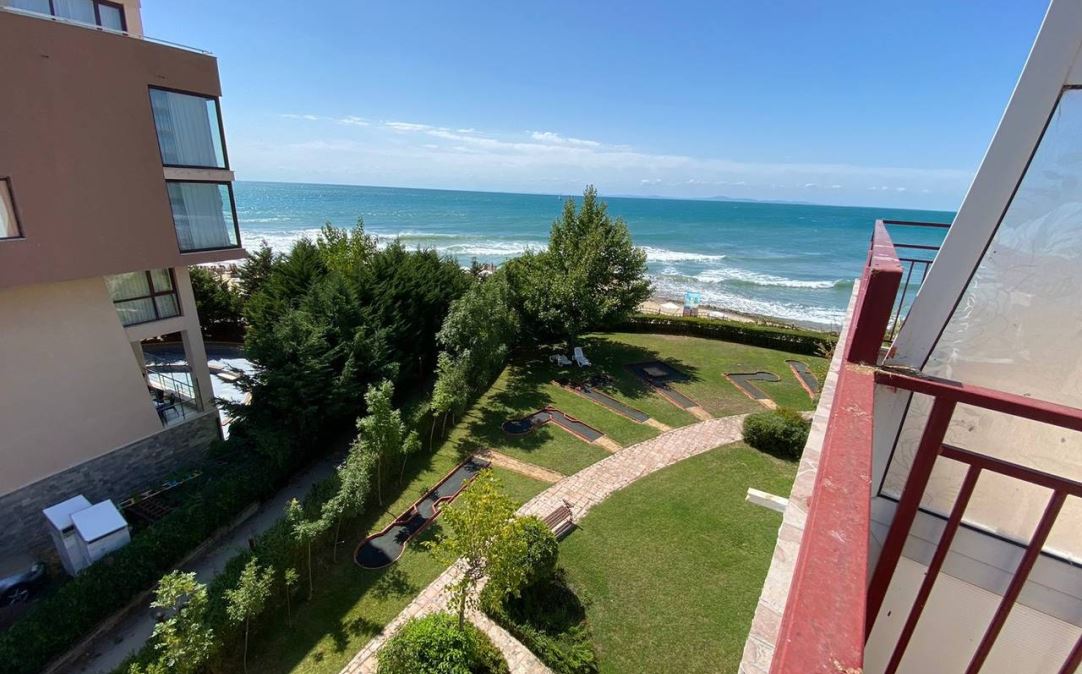Two-bedroom apartment with sea view on the first line in Elenite – comfort, nature, and tranquility
