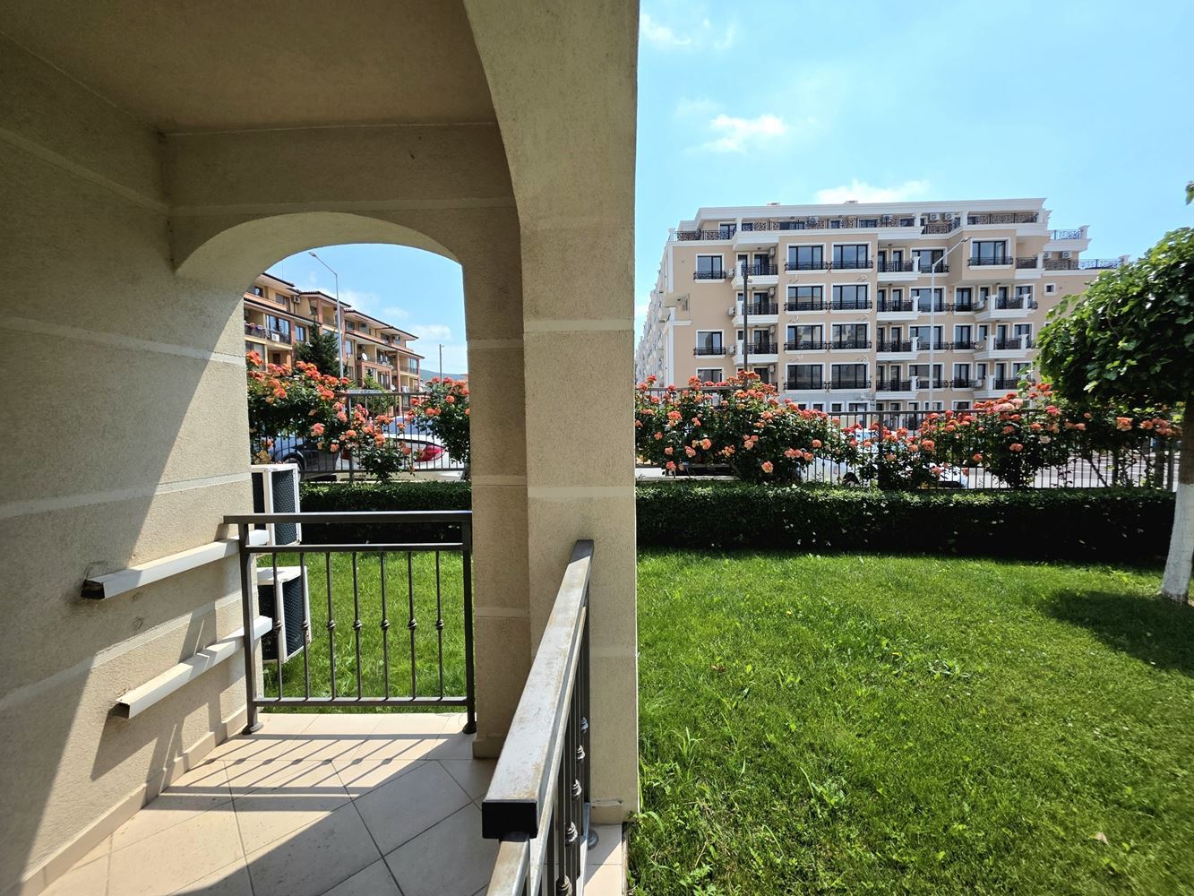 Sea Comfort with a Private Garden – One-Bedroom Apartment Just Steps from the Beach in Sveti Vlas