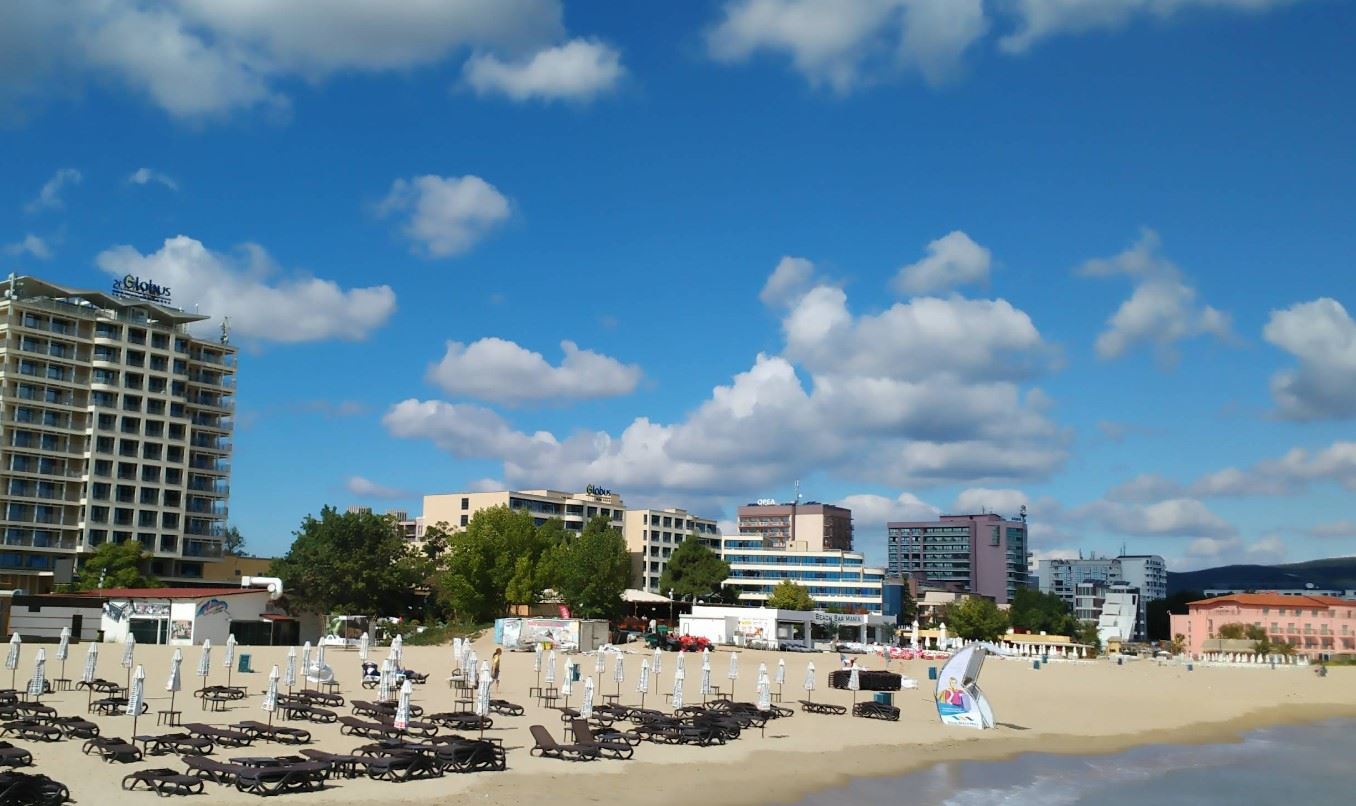 Exclusive first-line property in Sunny Beach – space, luxury, and an outstanding investment with sea panorama