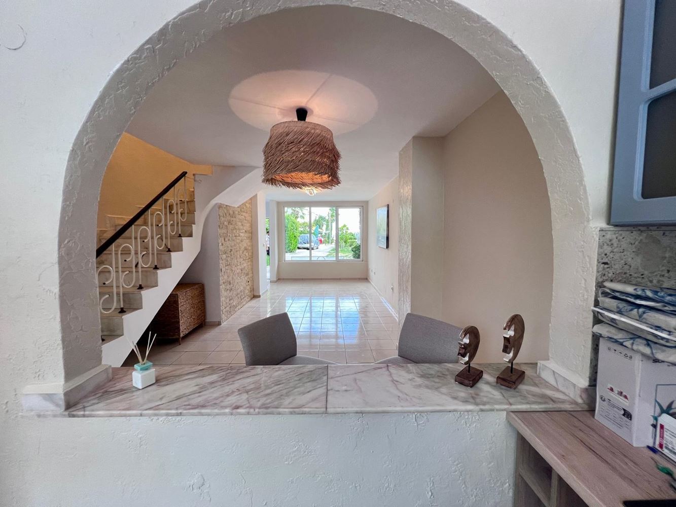 First-line sea property in Ravda – two-bedroom maisonette with sea view and private parking space