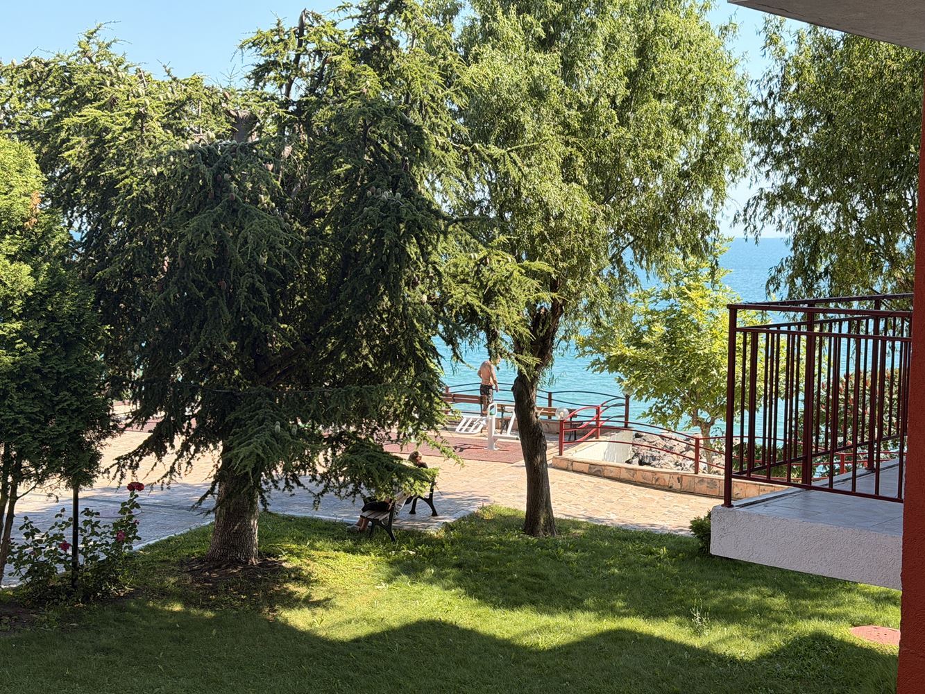 Absolute First Line in Sveti Vlas! Spacious One-Bedroom Apartment with Beautiful Sea View