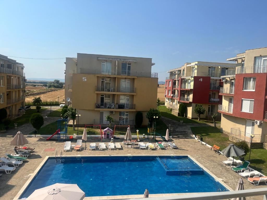 Spacious and bright one-bedroom apartment in a well-maintained complex near Sunny Beach