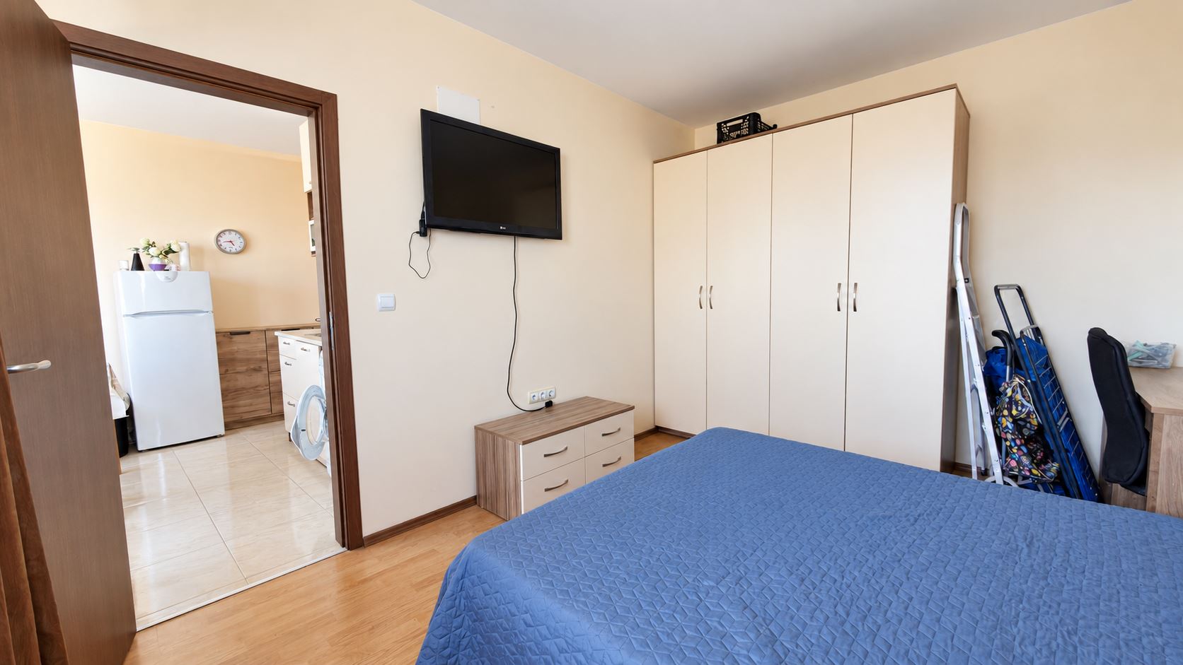 Cosy Small One-Bedroom Apartment in a Complex with a Swimming Pool and 24-Hour Security
