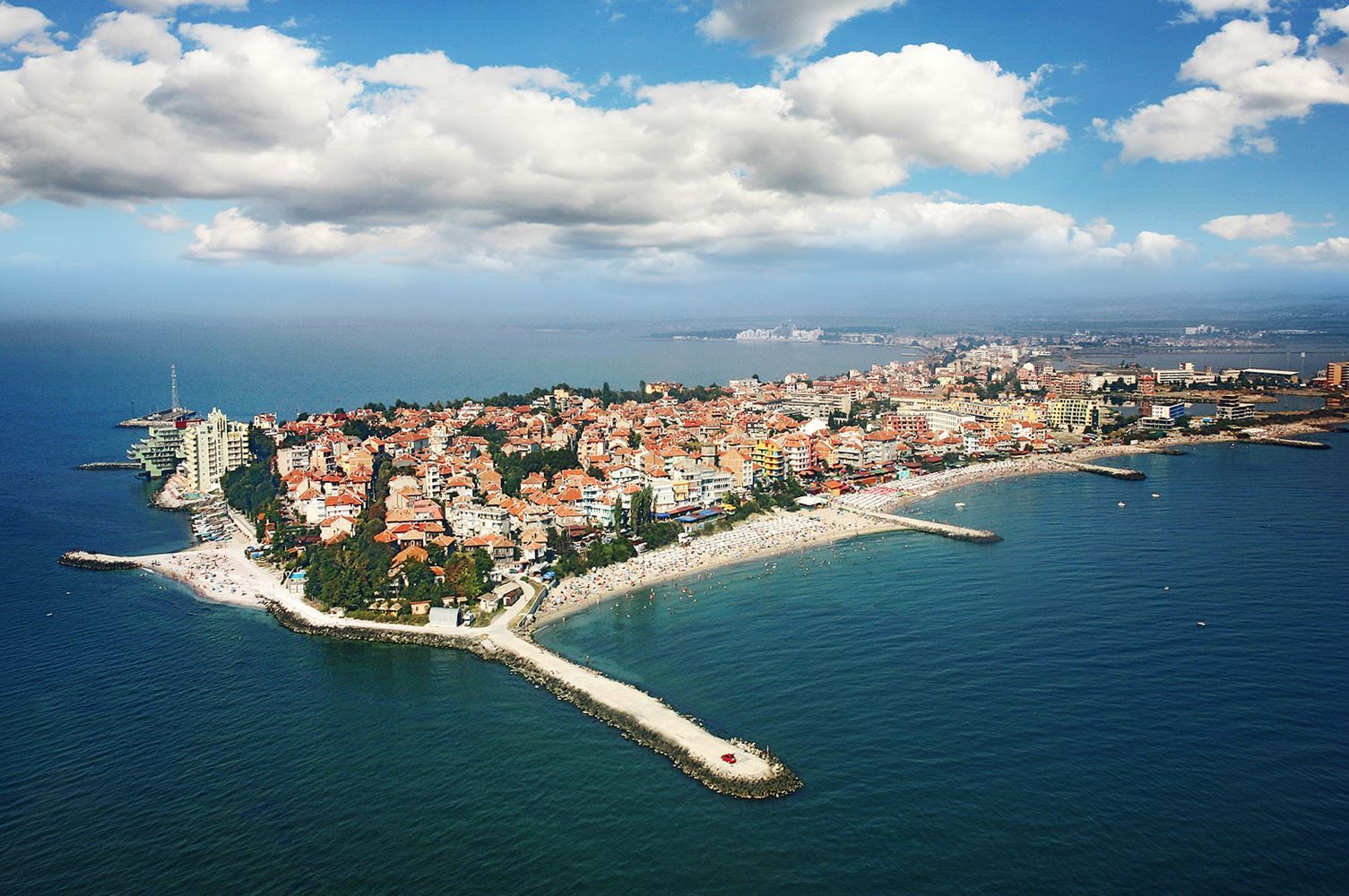 Spacious Two-Bedroom Apartment with Partial Sea View – Excellent Location Close to the City Center and the Beach