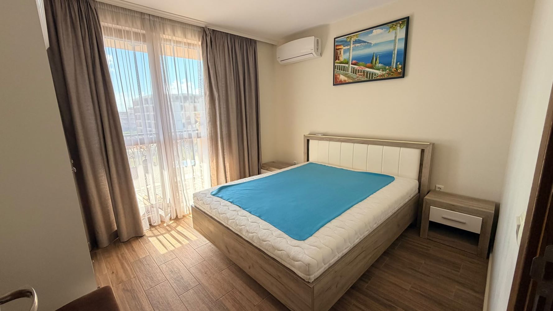 Two-room apartment with panoramic sea view, just a step away from the sea in Ravda