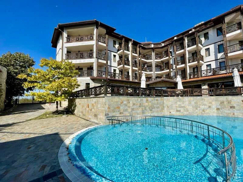 Spacious fully furnished studio with pool view in Sunny Beach – comfort, tranquility, and excellent investment