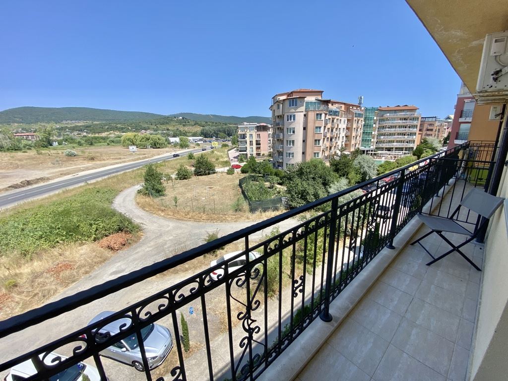 Functional studio with mountain view – Sunny Beach, northern area, 500 m from the beach