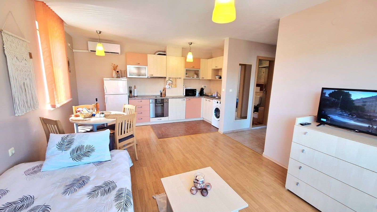 Just Steps from the Sea – Cosy Apartment with Two Bedrooms at the Entrance to Sveti Vlas