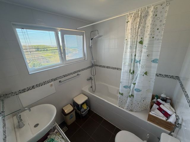 Spacious Apartment with 2 Bedrooms on the First Sea Line with Frontal Panoramic Sea View