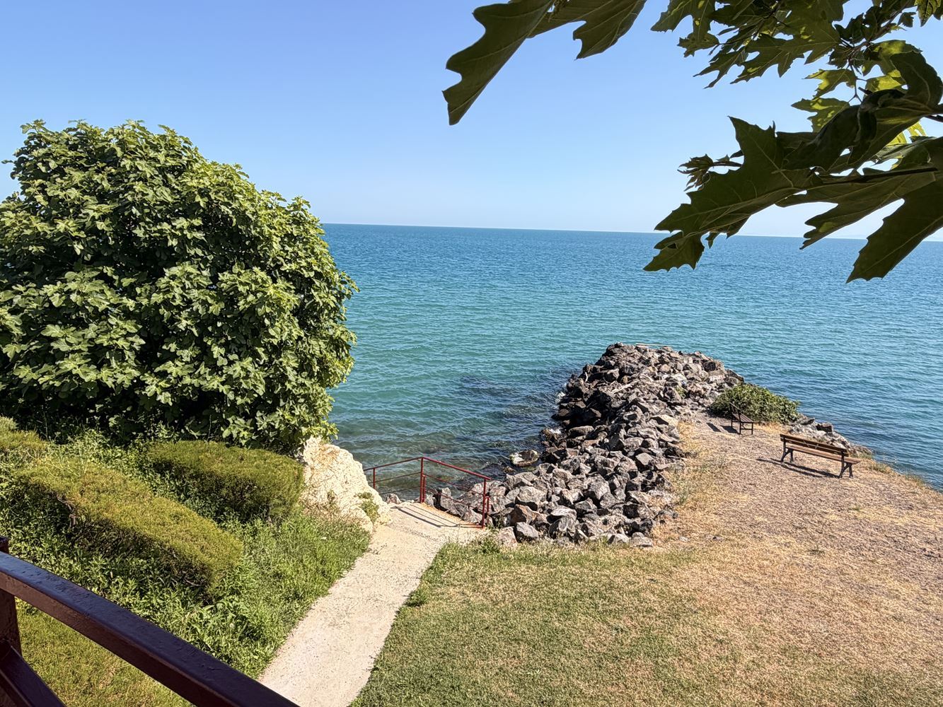 Absolute First Line in Sveti Vlas! Spacious One-Bedroom Apartment with Beautiful Sea View