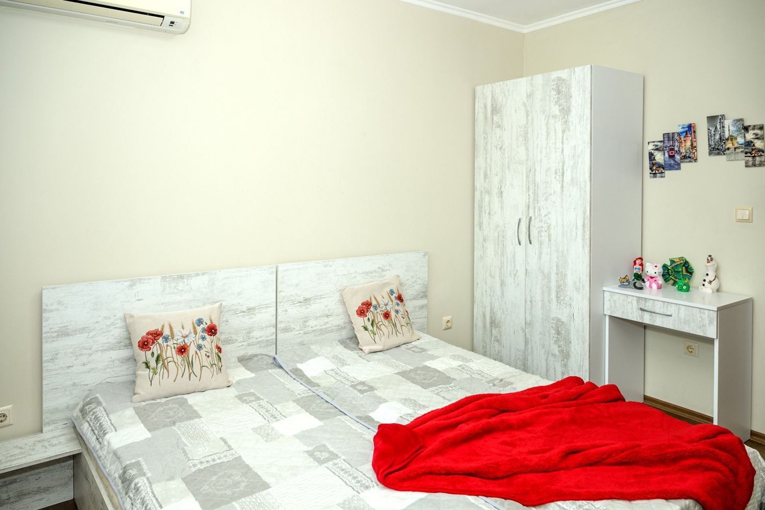 Spacious three-room apartment with sea view in Pomorie – 50 meters from the sea